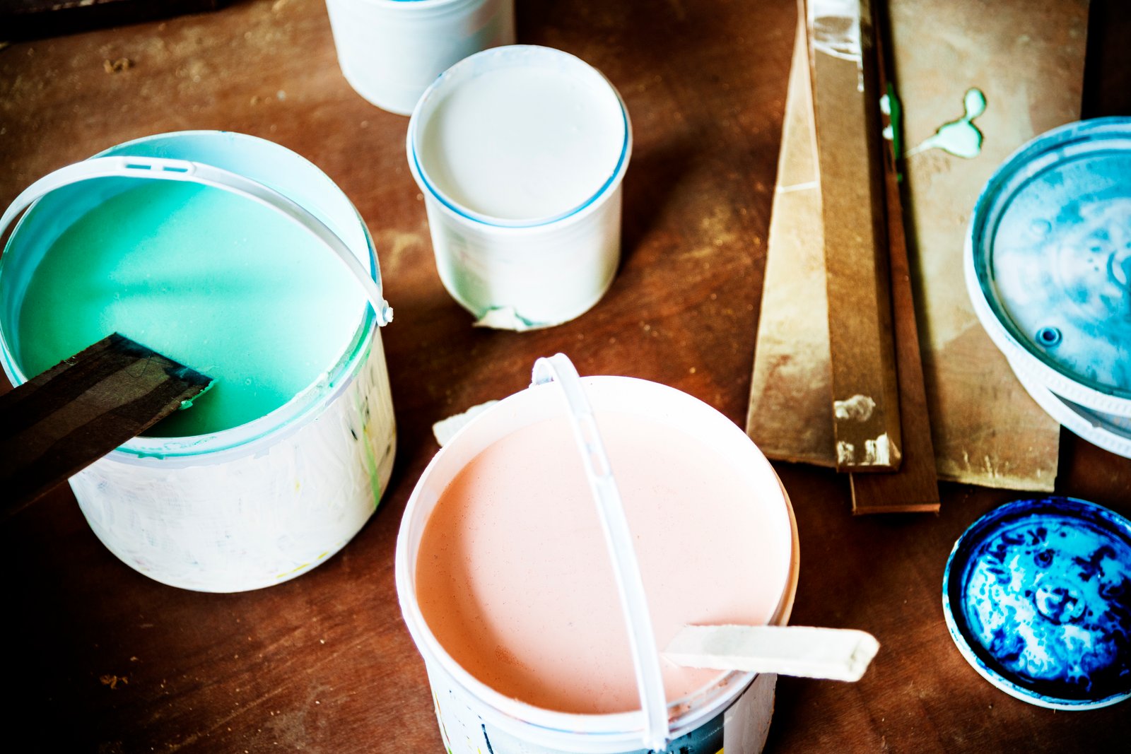 סוגי הצבעים לצביעת דירה